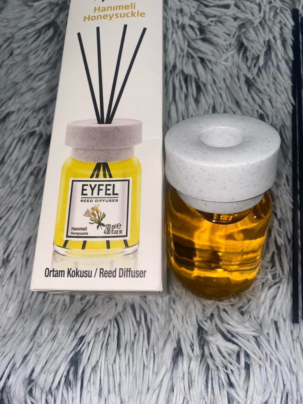 EYFEL Hanmiell Honeysuckle Reed Diffuser - Picture 7 of 8
